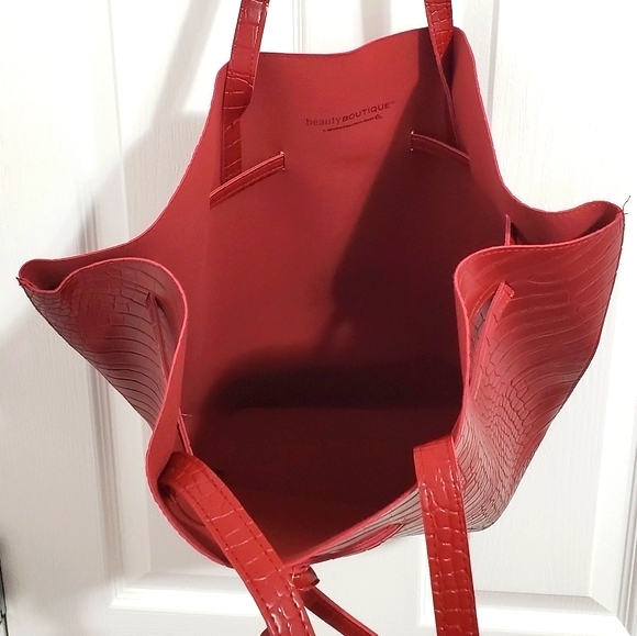 ‼️ 3/$20 Patterned Red Shoulder Tote Bag - Picture 3 of 3